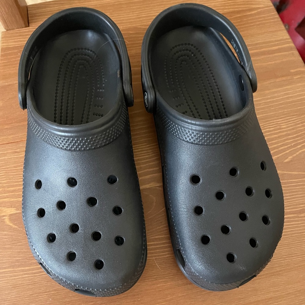 CROCS Black Classic Clogs